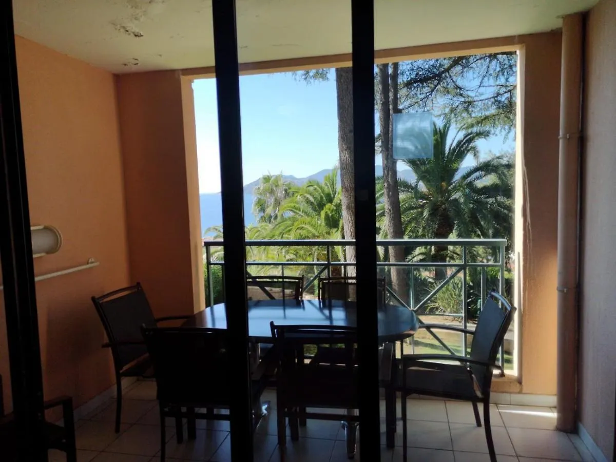 Appartement Duplex vue mer spendide, terrasse piscine jardins parking Cannes